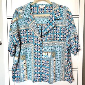 Umgee Top Blouse Women’s Large Blue Collar Patchwork Tile Print Short Sleeve